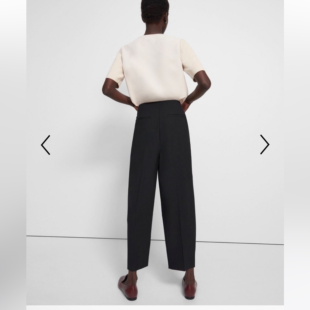 Theory Carrot Pleat pant in Rosina Crepe black 0 (but fits like 2) - Picture 5 of 16
